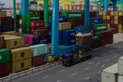 China’s exports to US dropped 33% in August