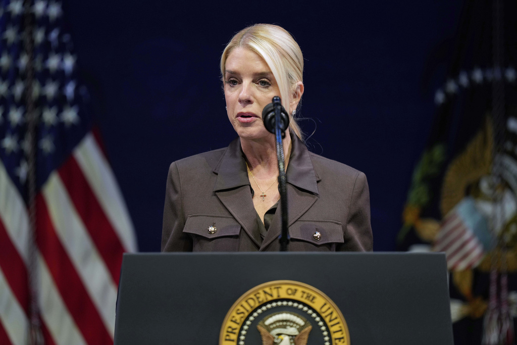 NextImg:Bondi says troops will go to 'a city who wants us there,' not Chicago