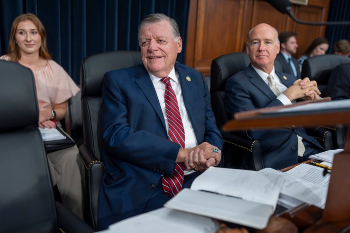 Republicans close to short-term funding deal as shutdown looms