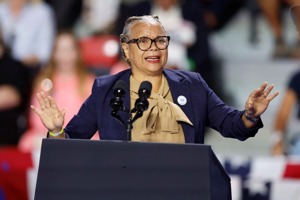 NextImg:Charlotte mayor wins primary days after train stabbing uproar