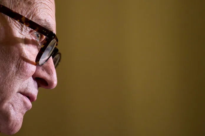 Shutdown battle presents Schumer with latest unity test