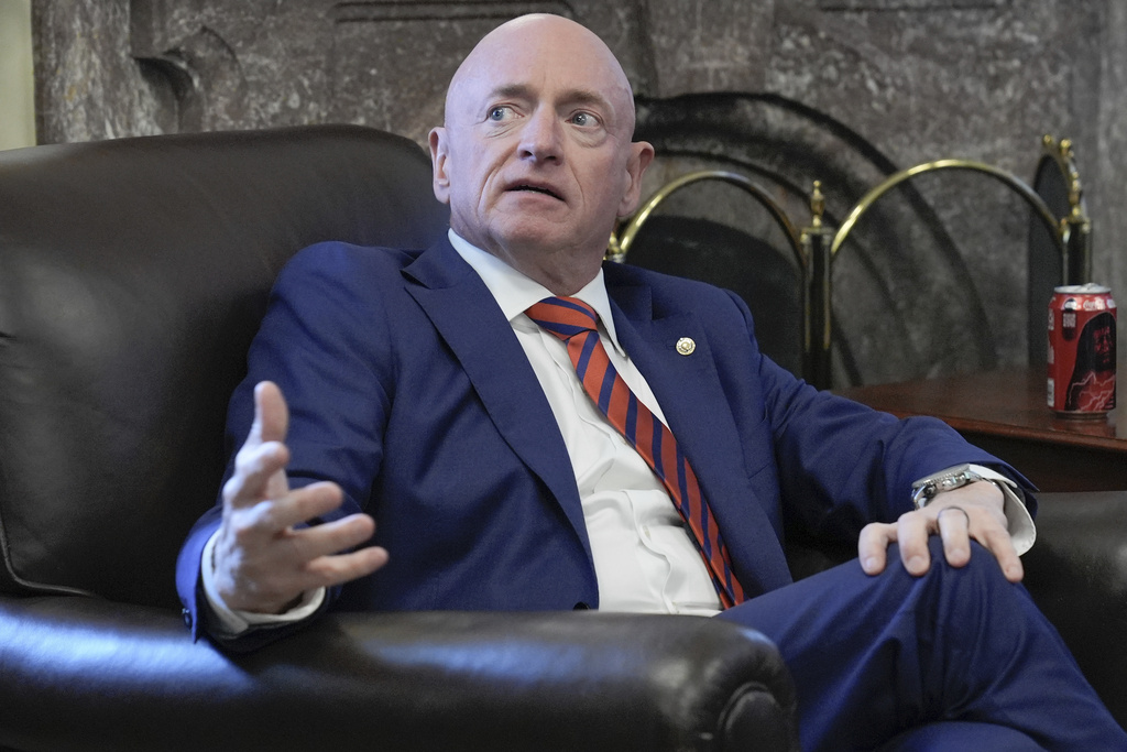NextImg:U.S. Sen. Mark Kelly presents 'AI for America' roadmap