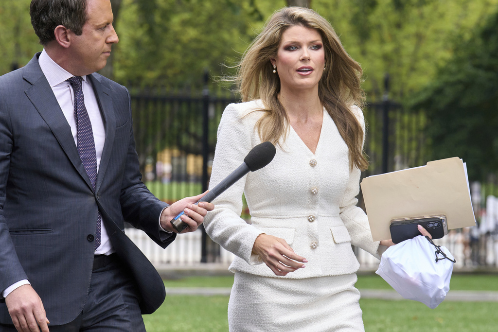 NextImg:Trump prosecutor pick Lindsey Halligan tees up Senate 'blue slip’ battle
