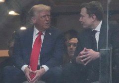 Trump and Musk shake hands during Charlie Kirk’s memorial in Arizona