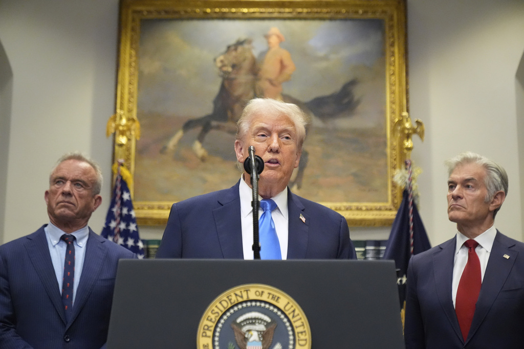 NextImg:Trump rails against childhood vaccines