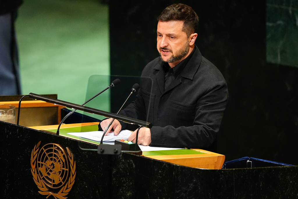 Zelensky swaps out military shirt for black suit during UN address