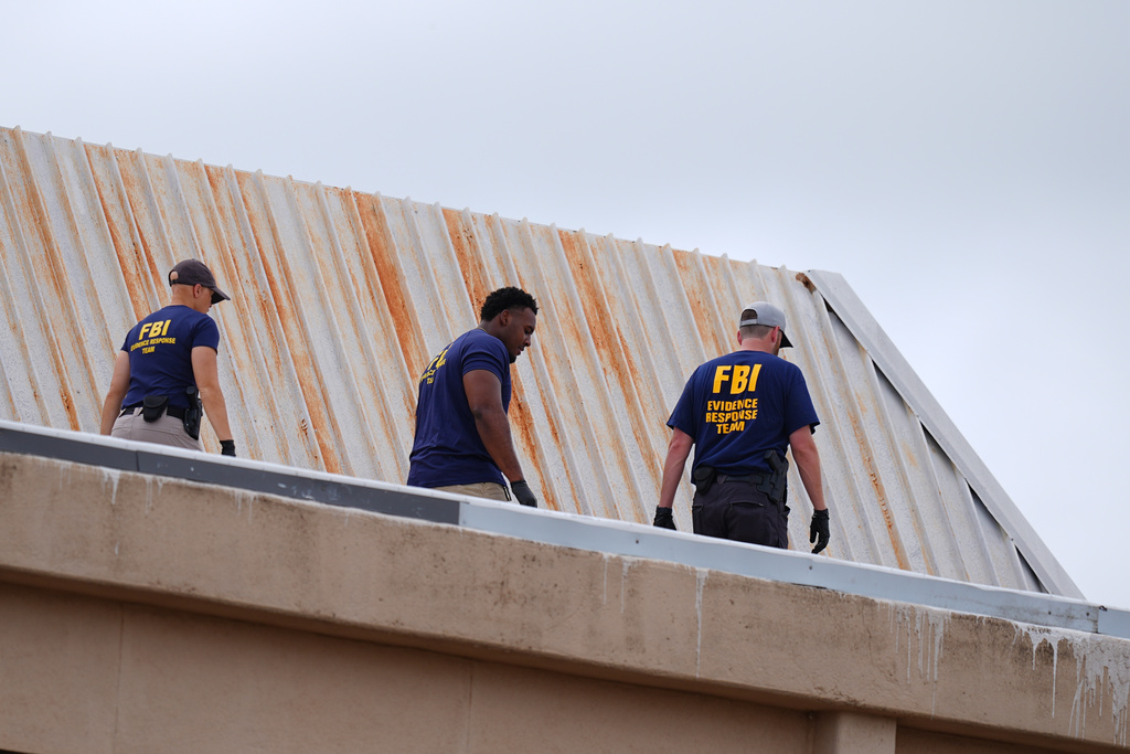 Noem says Dallas rooftop shooting is ‘wake-up call’ for anti-ICE rhetoric
