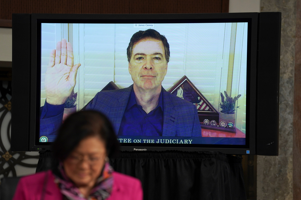 NextImg:Lindsey Halligan to rely on 'lined' prosecutors in Comey case