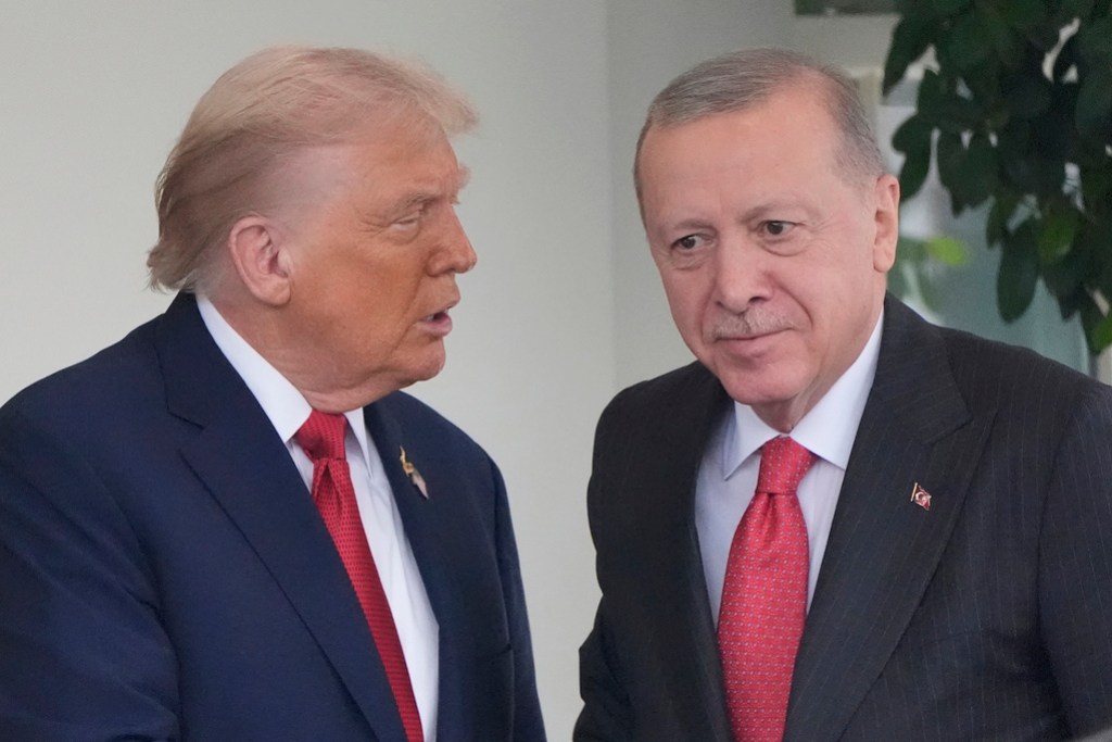 NextImg:Trump presses Turkey to stop buying Russian oil