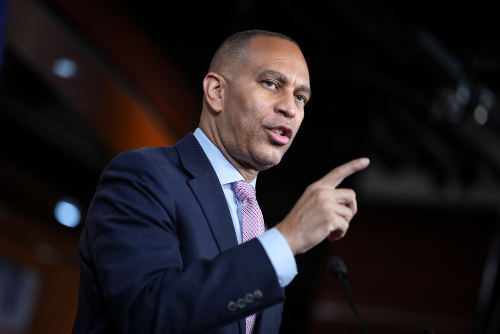 NextImg:Jeffries digs in on Obamacare tax credit demands ahead of shutdown