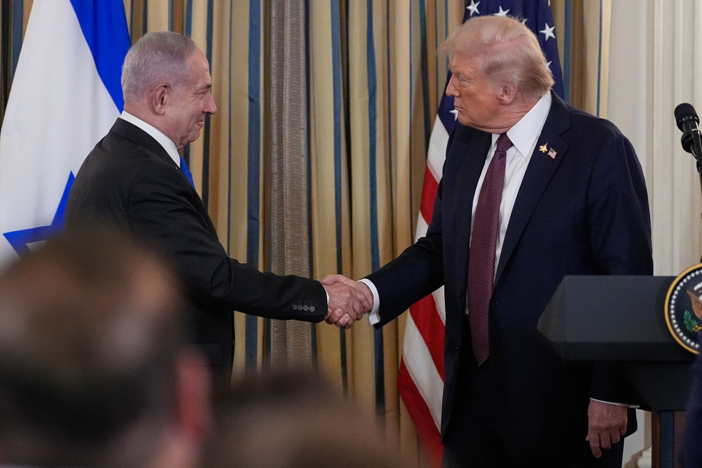NextImg:Trump touts Gaza peace plan as Netanyahu warns Hamas to accept deal