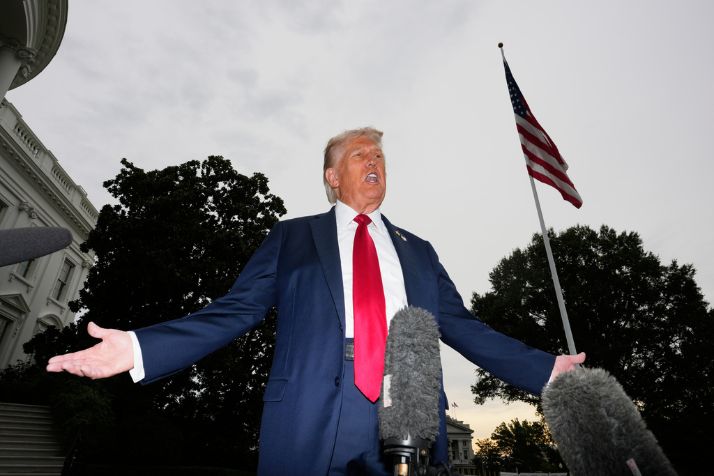 NextImg:Trump keeps door open to military strikes inside Venezuela