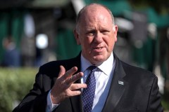 Homan hails ‘productive’ meeting with Tim Walz and Jacob Frey after Alex Pretti shooting