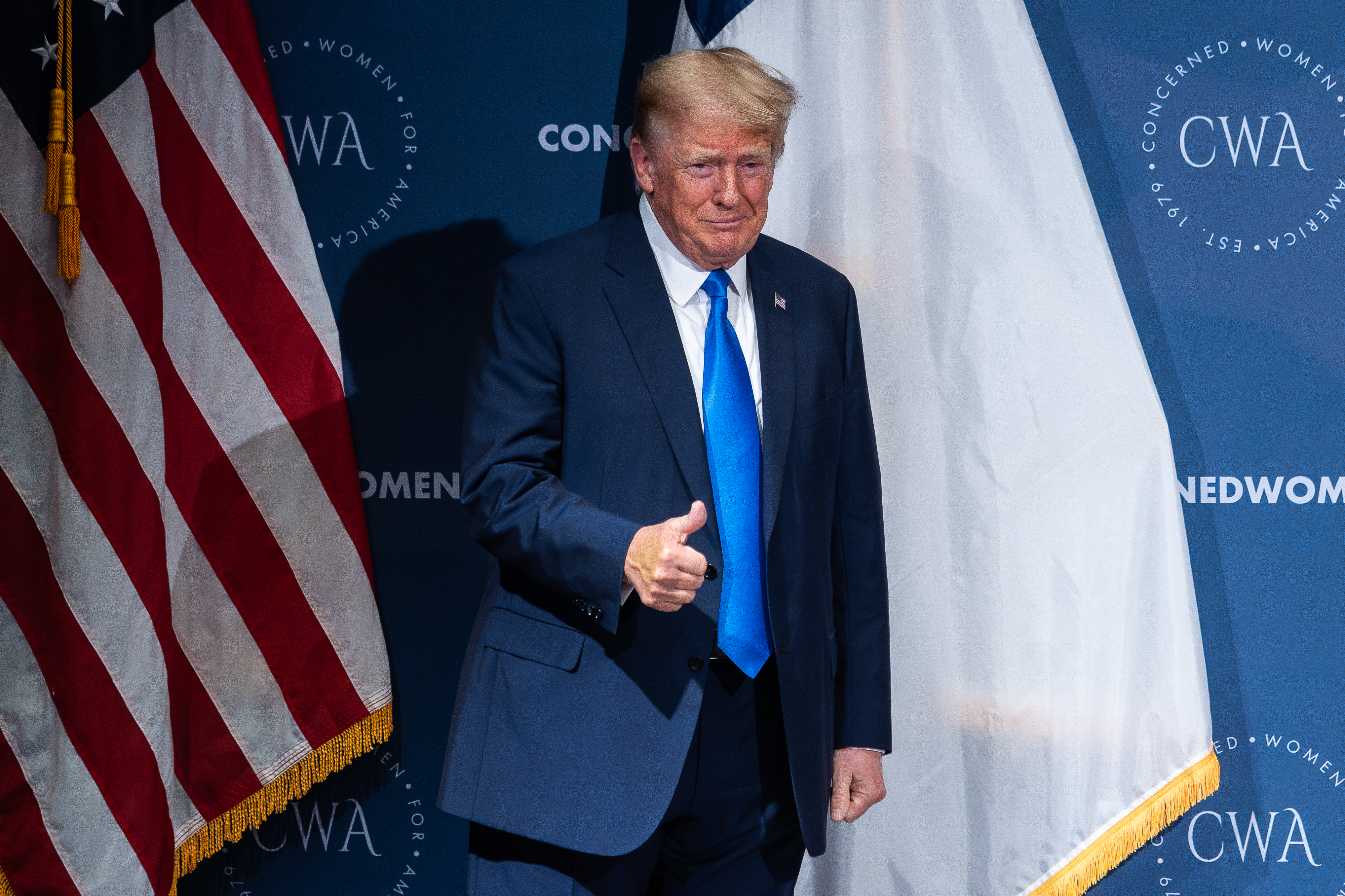 Trump orders tighter rules on prescription drug advertising as part of MAHA push