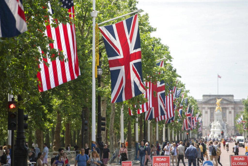 NextImg:Britain fêtes Trump like a king, but he knows he isn’t one