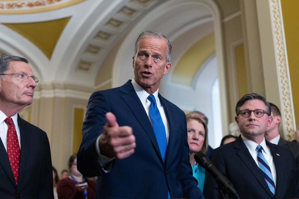 NextImg:Thune knocks Jeffries over Obamacare subsidy demands