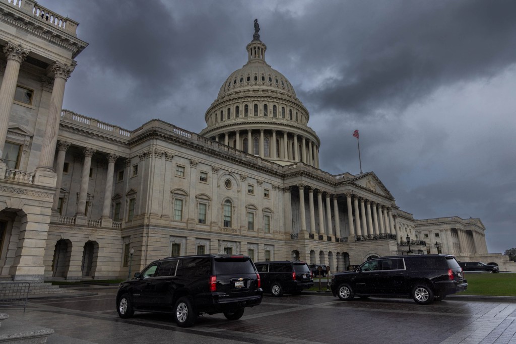 NextImg:Military set to miss first paychecks as shutdown deadlines pile up