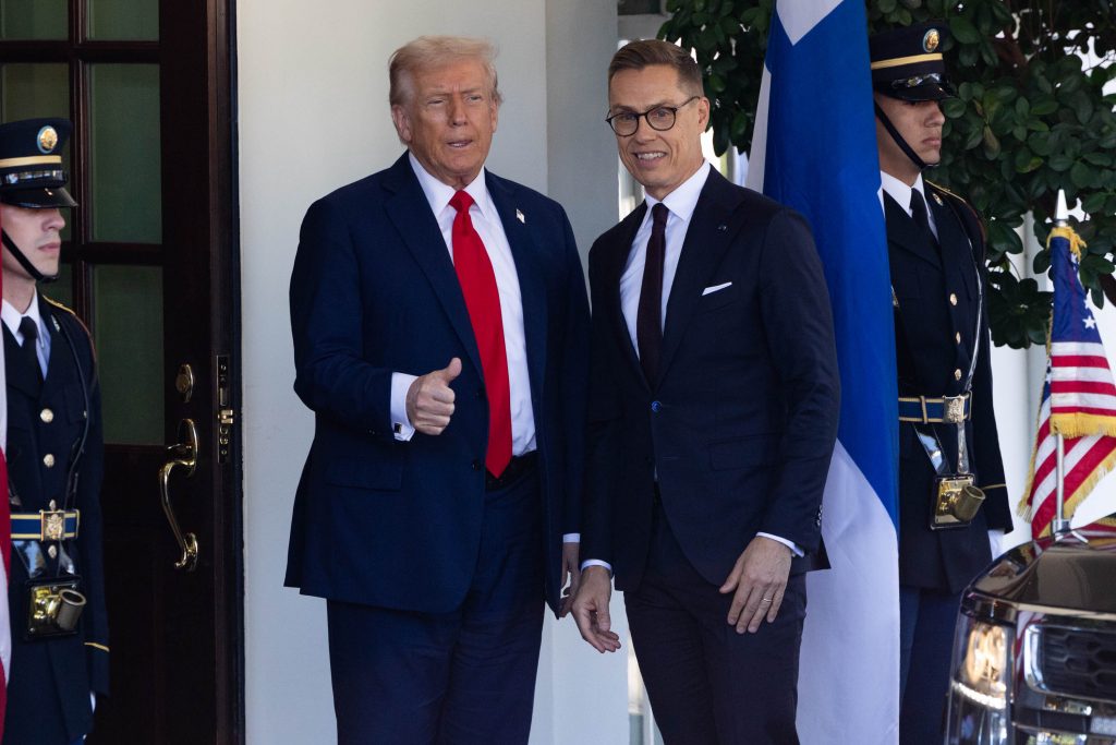 NextImg:Trump announces agreement with Finland to build 11 new icebreakers