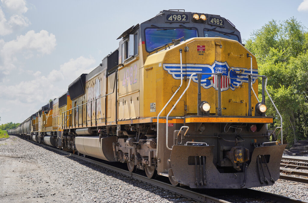 Why doesn’t America have a transcontinental railroad?