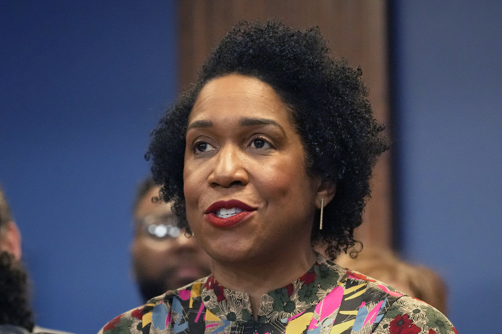 Democrats clash over EMILY’s List’s early endorsement in Illinois Senate race