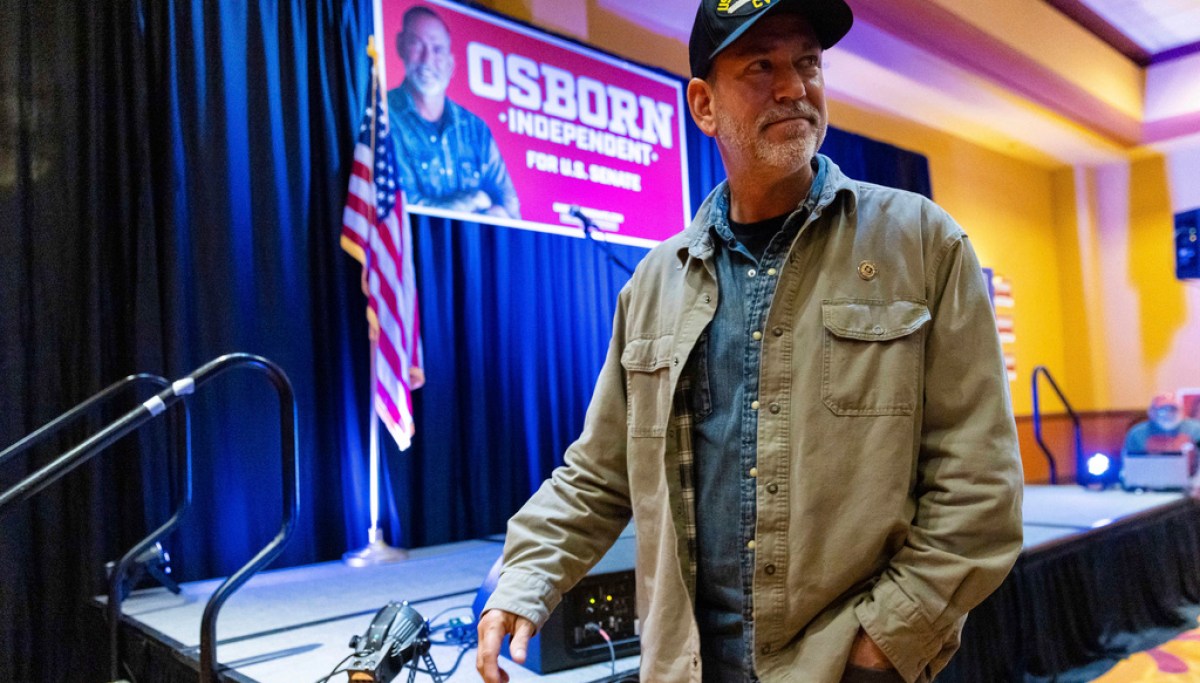Democrats rally behind a bait-and-switch ploy to boost Nebraska independent candidate