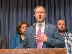 GOP rep, Dem alderman: Sanctuary policies drove immigration enforcement surge