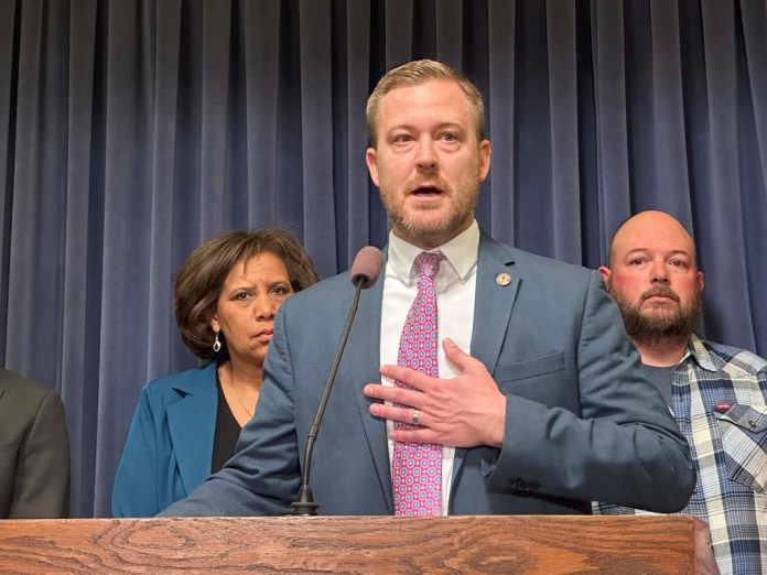 GOP rep, Dem alderman: Sanctuary policies drove ICE surge
