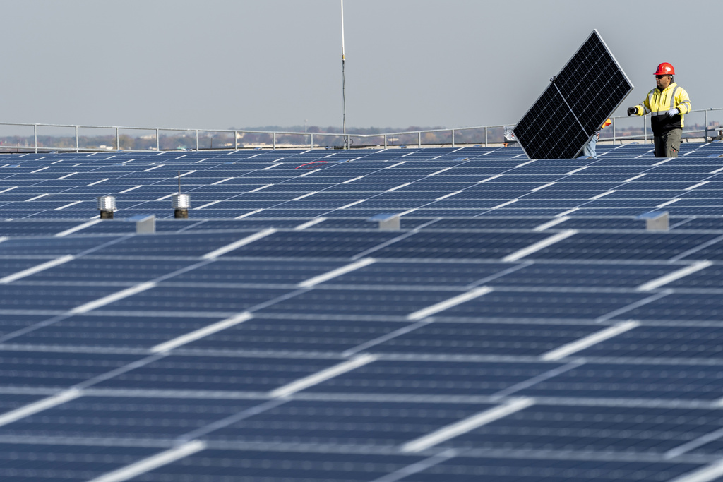 NextImg:Trump administration cancels Nevada's massive solar project