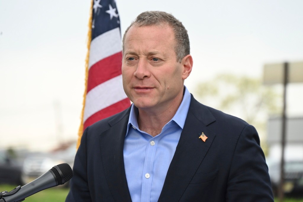 NextImg:Gottheimer leads bipartisan push to honor Oct. 7 victims