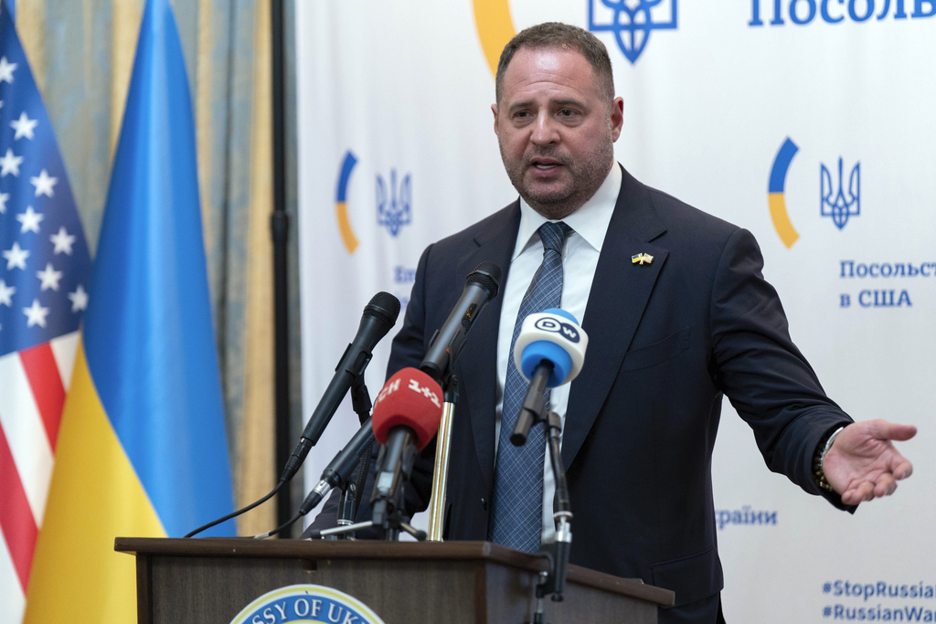 Ukrainian officials meet with US weapons manufacturers ahead of anticipated Trump-Zelensky meeting
