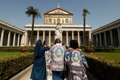 Pope Leo XIV gives British Crown perpetual honor and special chair at papal basilica