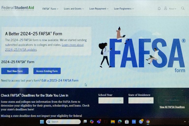 FAFSA website is seen on Adjovi Golo's laptop at DePaul University in Chicago, Aug. 28, 2024.
