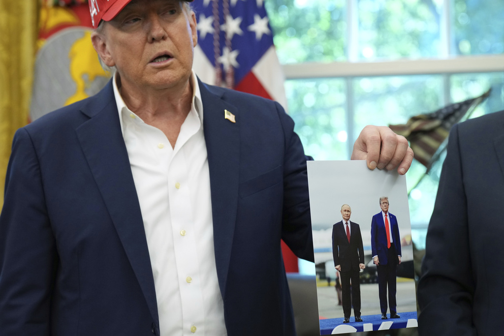 Trump and Putin agree to meet in Hungary to end ‘inglorious’ war in Ukraine