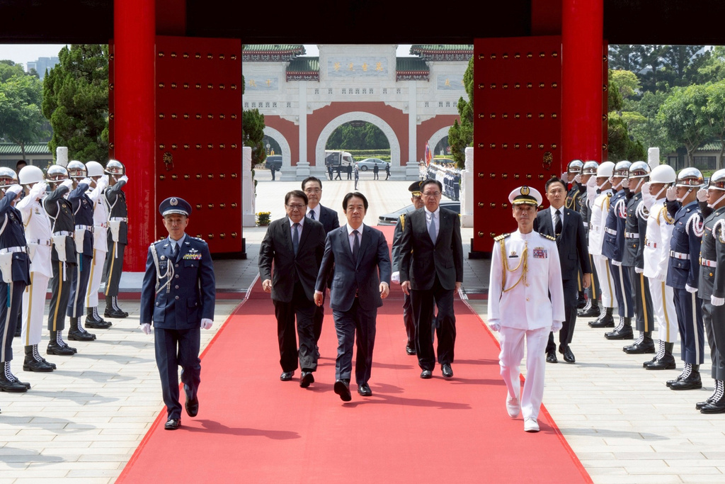 NextImg:China: Taiwan president 'prostituting himself' making overtures to Trump
