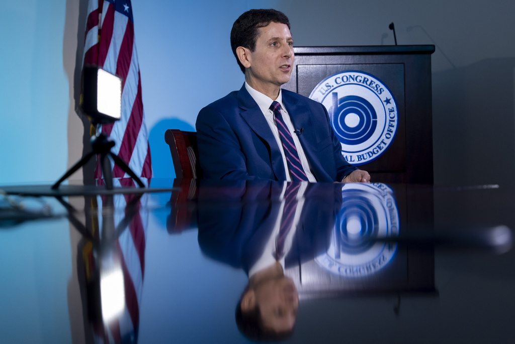 NextImg:Taxpayers pay $400 million per day for furloughed workers: CBO