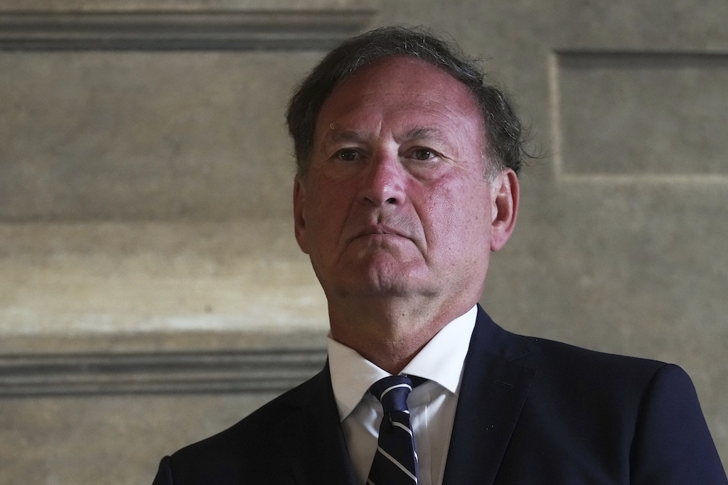 Alito concerned courts are avoiding question of parental rights over transitioning genders in schools