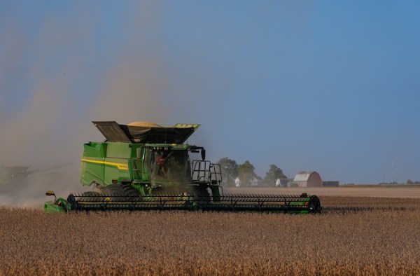 Soybean farmers twisting in the wind during US-China talks