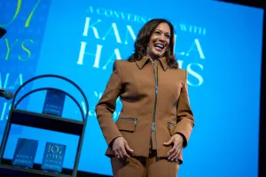 Harris urges Californians to vote in favor of redistricting push