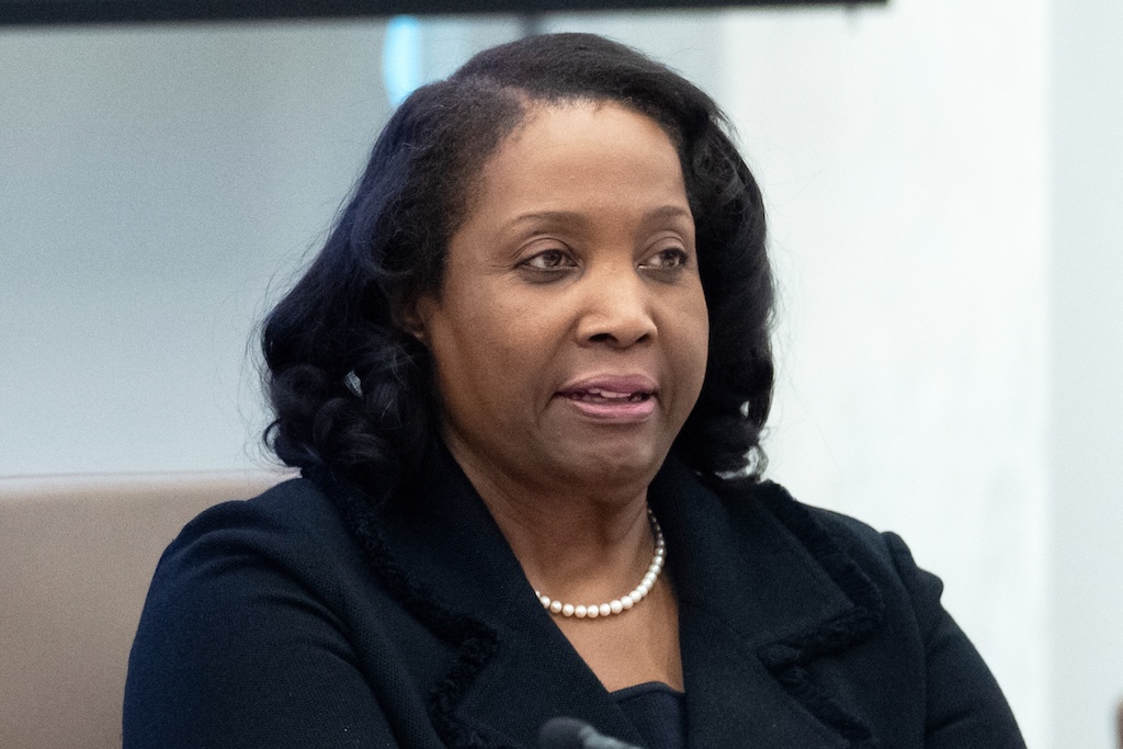 NextImg:Supreme Court allows Lisa Cook to remain Fed governor for now