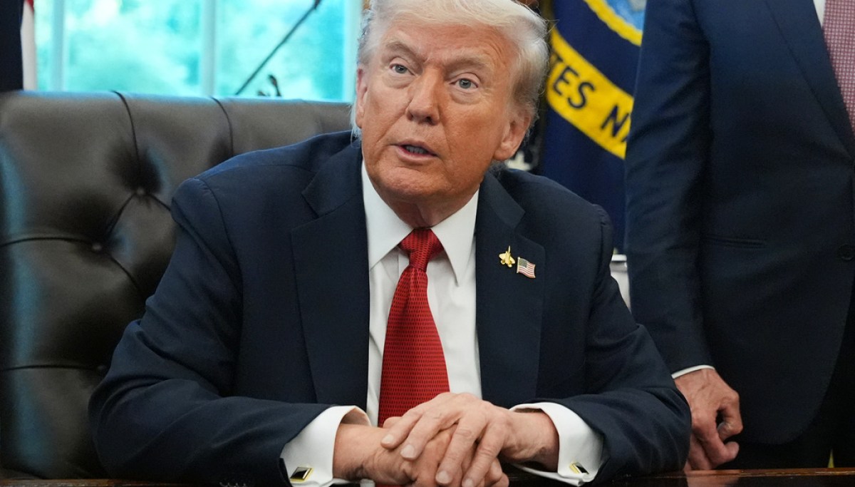 White House debates pulling back pay from furloughed workers