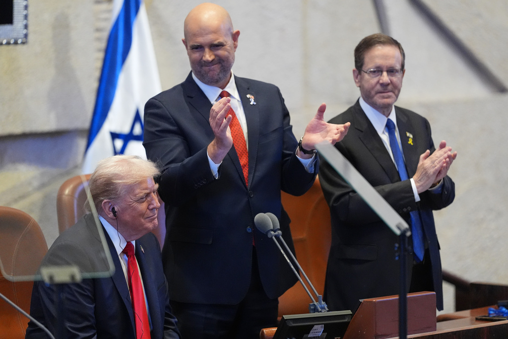 Israel lavishes praise on Trump during visit for living hostages’ release