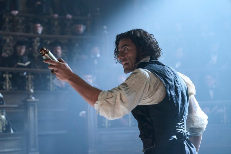 This image released by Netflix shows Oscar Isaac as Victor Frankenstein in a scene from 