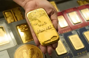 Gold and bitcoin rise on fears about US debt