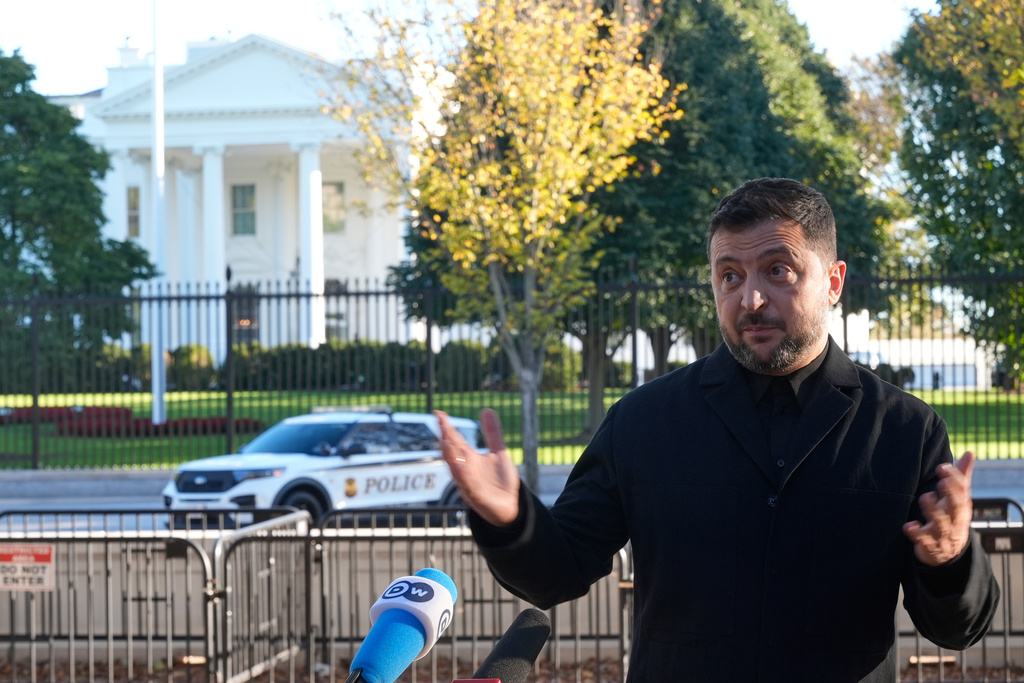 Top Ukrainian officials head to US to discuss ending war ahead of Witkoff meeting in Moscow