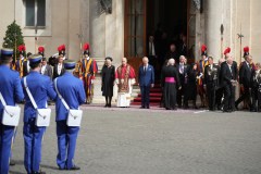 Pope prays with British monarch for first time since English Reformation, Charles gets papal seat of honor