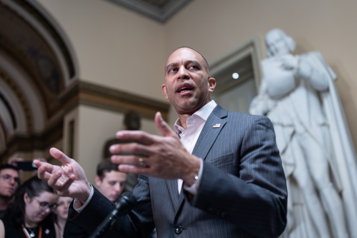 Lawmakers ‘hold the line’ in Illinois redistricting to protect the black vote Lawmakers ‘hold the line’ in Illinois redistricting to protect the black vote