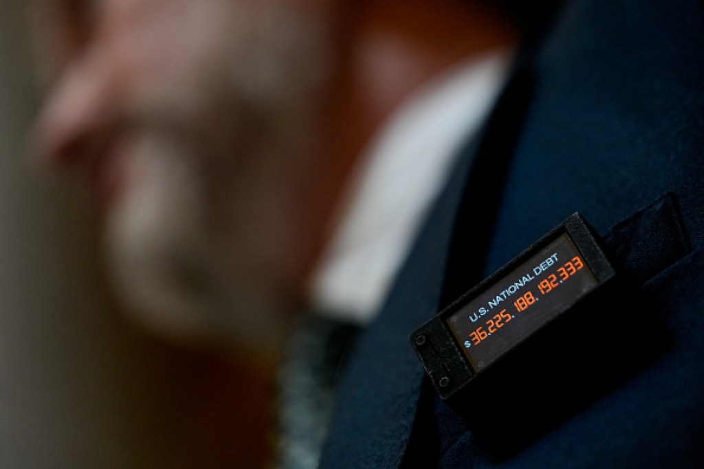 U.S. National Debt Tops $38 Trillion Amid Shutdown