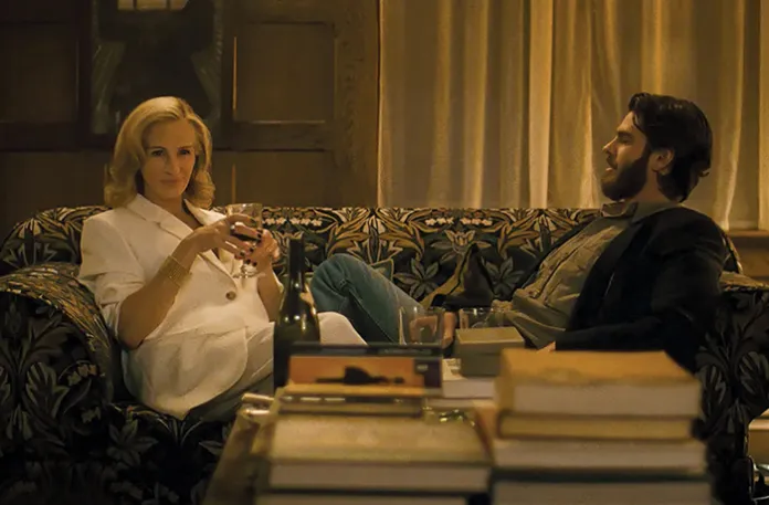 Julia Roberts and Andrew Garfield in After the Hunt. (Courtesy of Amazon MGM Studios)