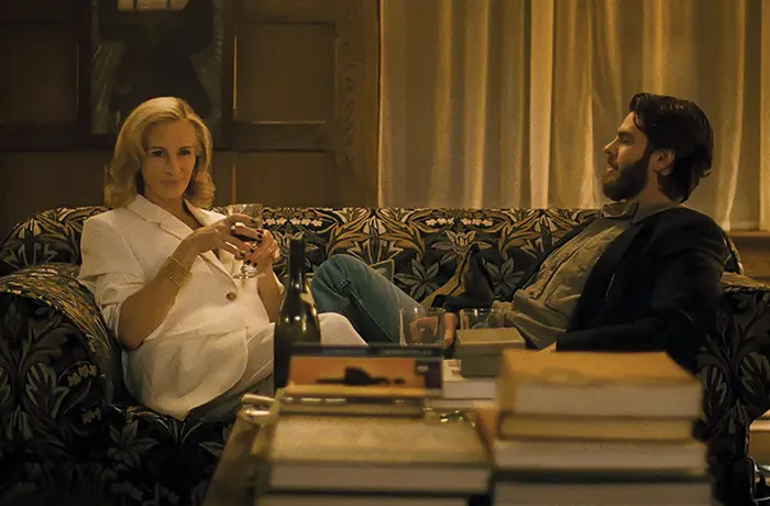 Julia Roberts and Andrew Garfield in After the Hunt. (Courtesy of Amazon MGM Studios)