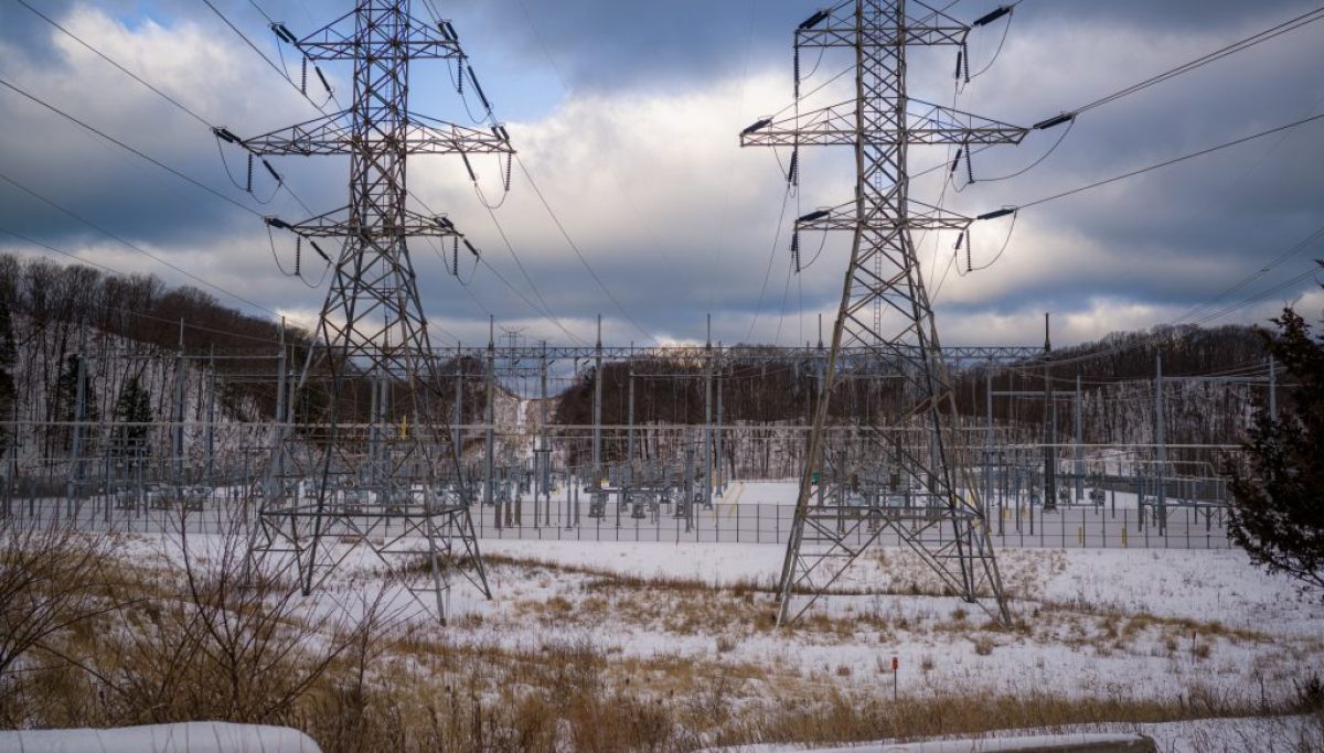 Breaking down rising electricity prices: The role of transmission lines